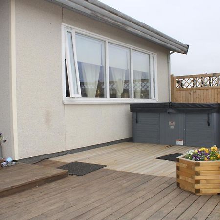 Stori-Bakki Guesthouse-With Hot Tub Egilsstadir Bagian luar foto